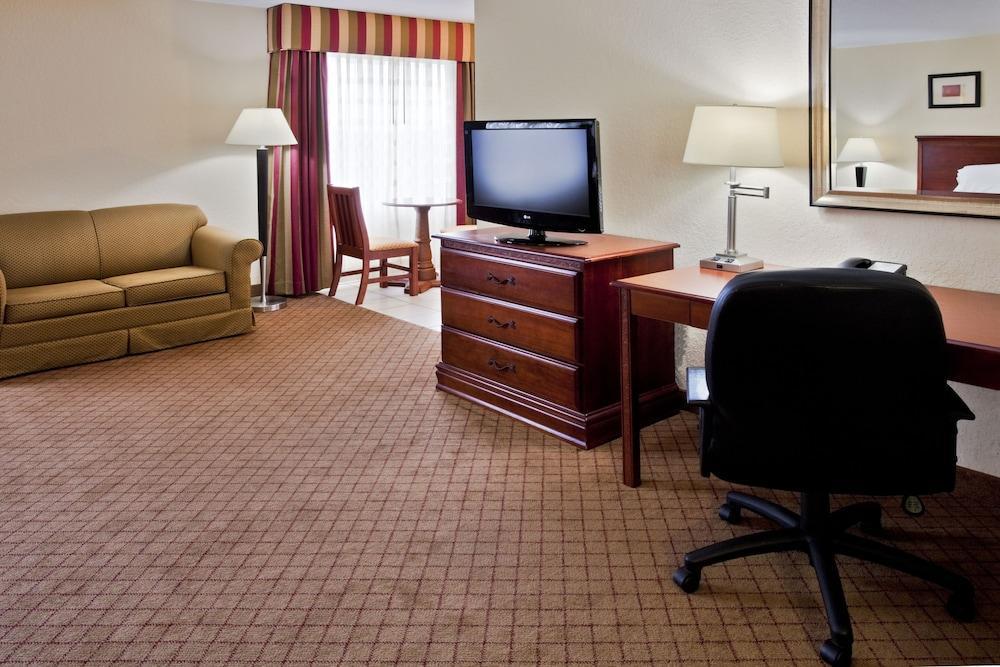 Holiday Inn Express St. Petersburg North / I-275 By Ihg Exterior photo