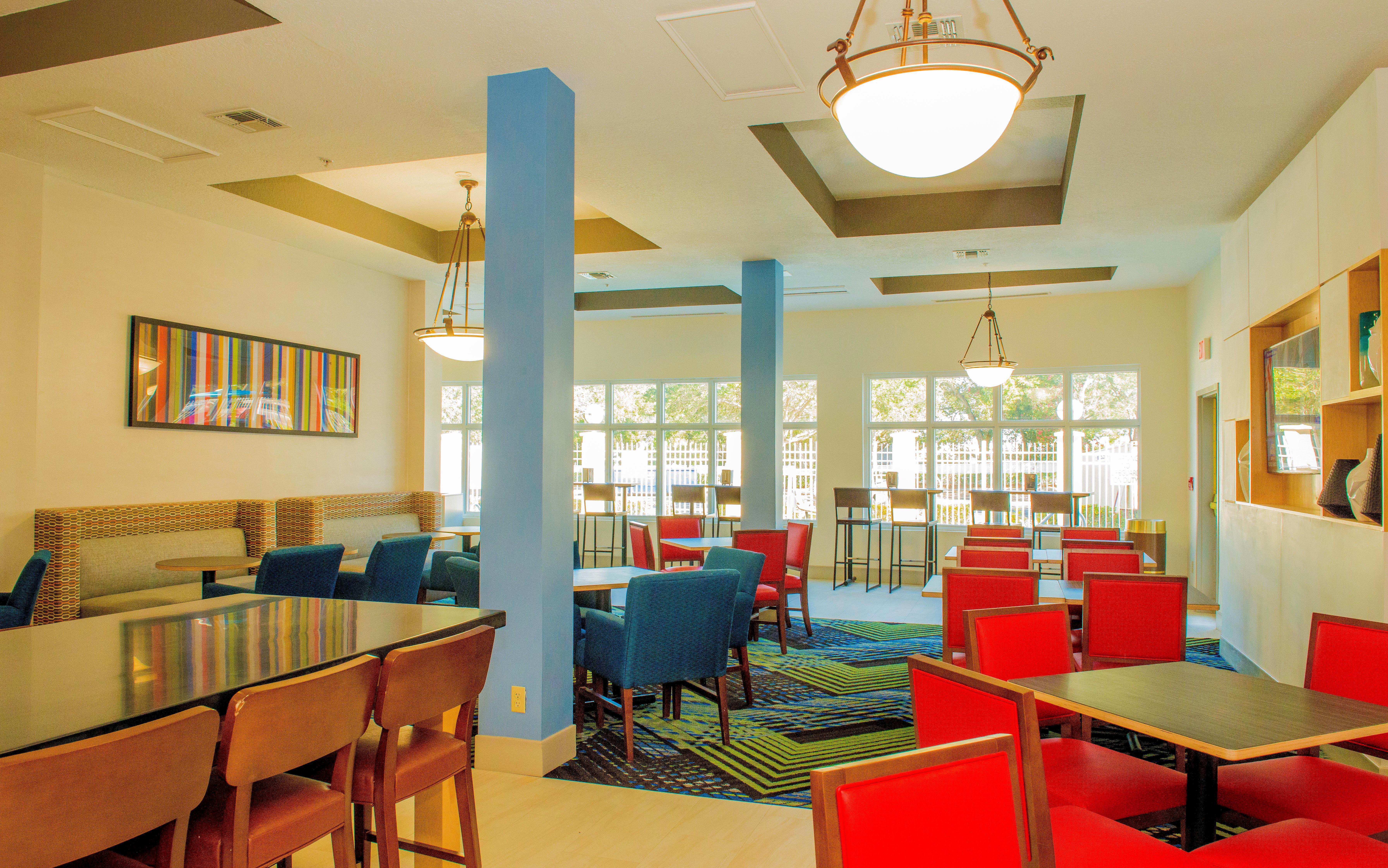 Holiday Inn Express St. Petersburg North / I-275 By Ihg Exterior photo