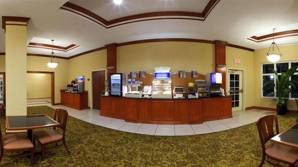 Holiday Inn Express St. Petersburg North / I-275 By Ihg Exterior photo